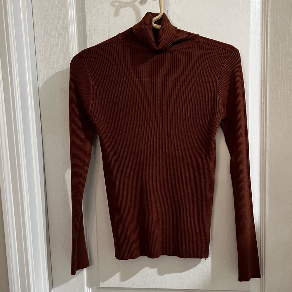 NWOT brown ribbed turtleneck, fitted style size medium